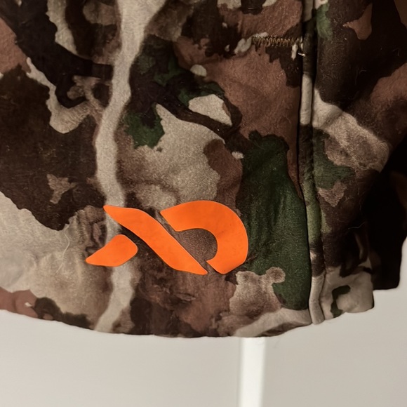 First Lite w’s Catalyst Jacket - Picture 4 of 10